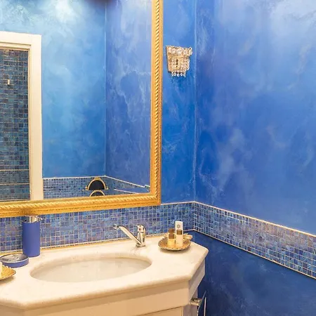 Plum Guide - Blue Planet Apartment Milan
